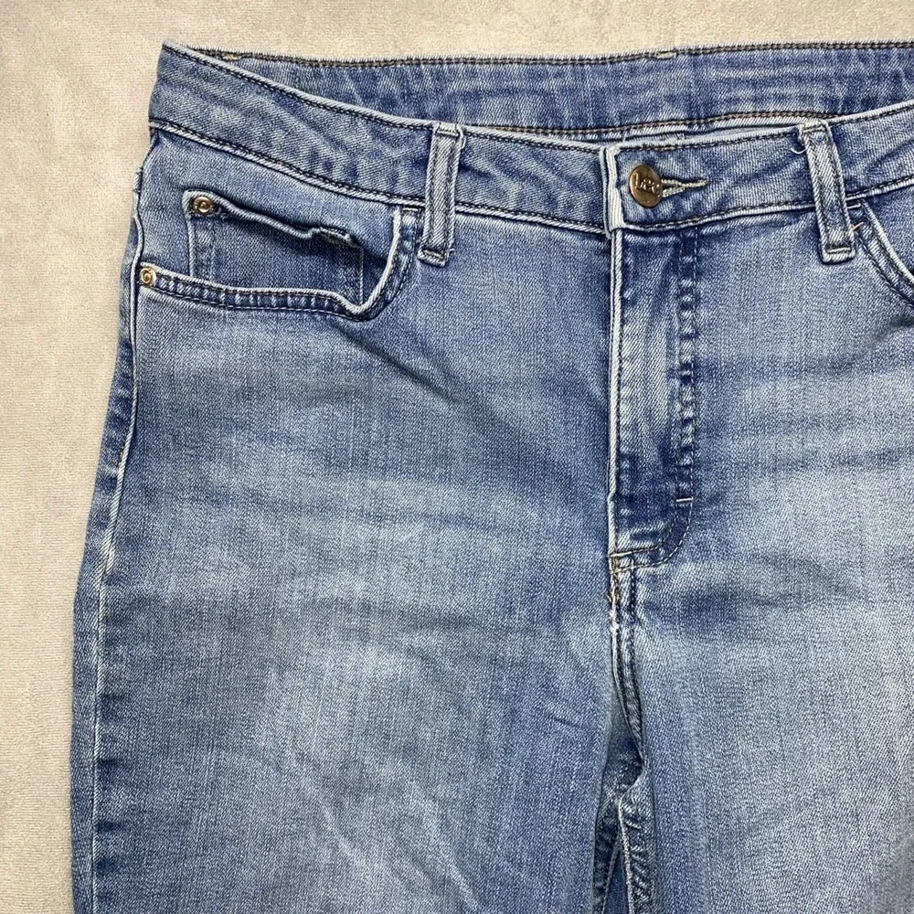 Lee Denim Jeans 32x29 Light Blue Wash Classic‎ Fit Five Pocket Distressed Casual
